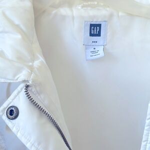 Gap hooded vest.